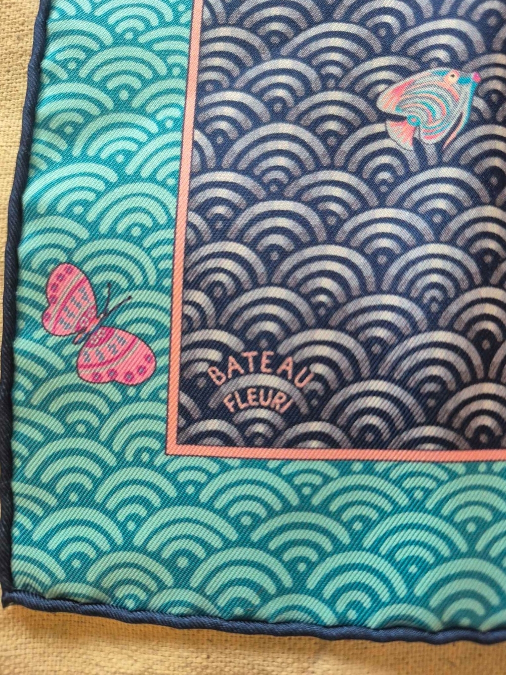 AUTHENTICATED 💙 Hermès NWOT Bateau Fleuri 100% Silk Square + Original Box - Picture 9 of 16
